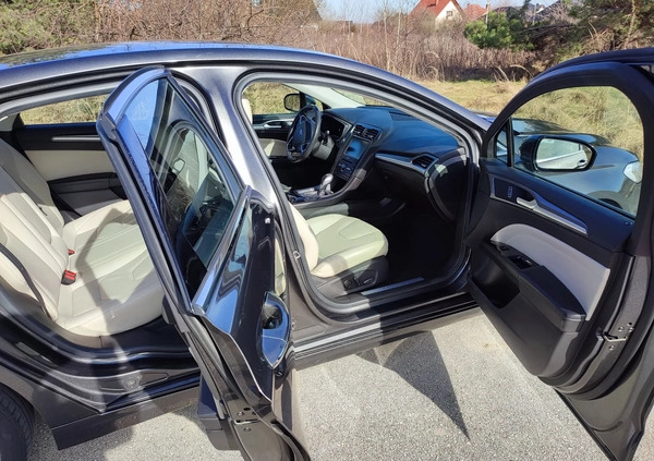 Ford Mondeo cena 61800 przebieg: 129140, rok produkcji 2016 z Chmielnik małe 704